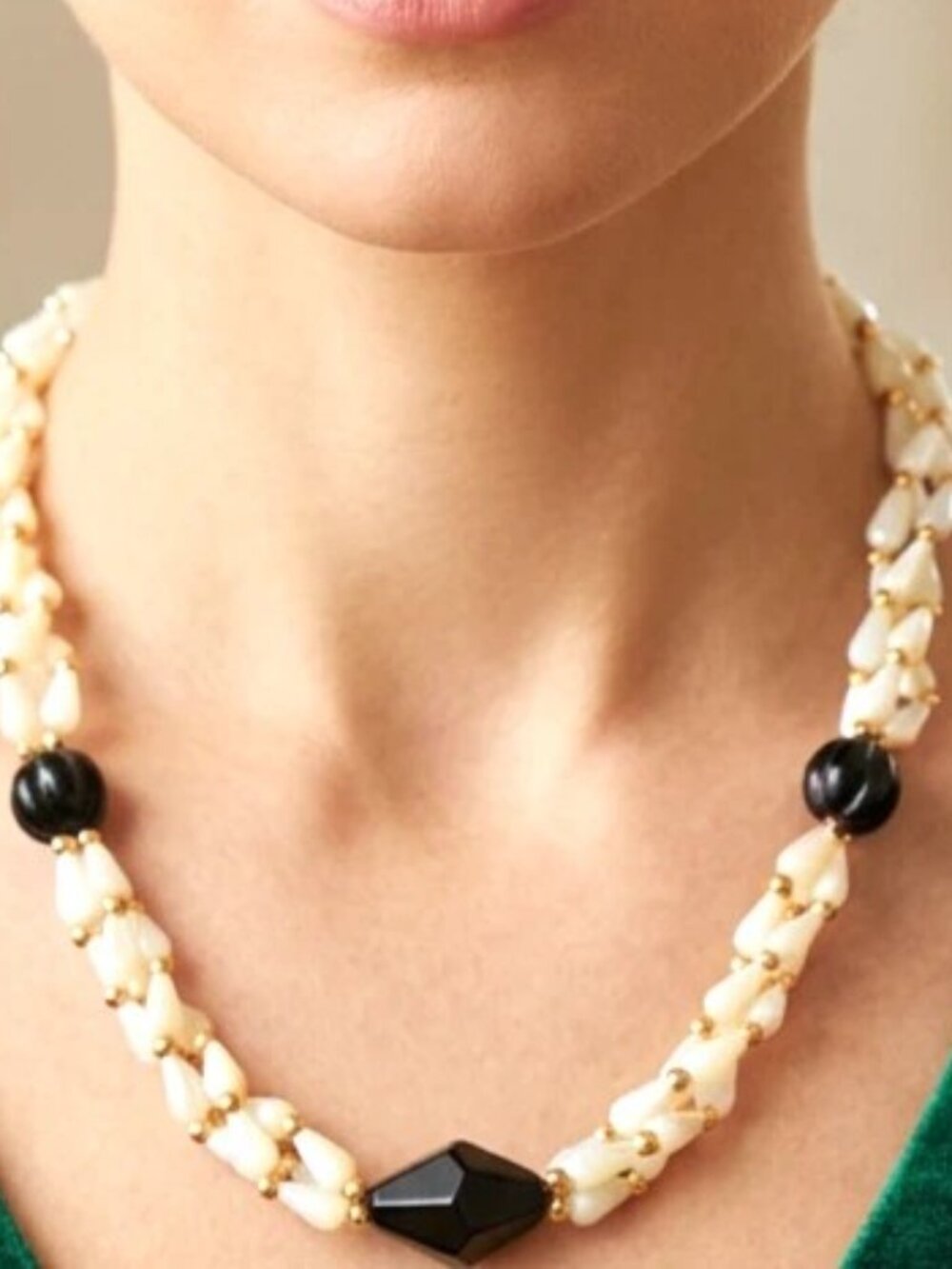 Vintage Necklace Luster Mother of Pearl Onyx Beaded Twisted Gold Tone
